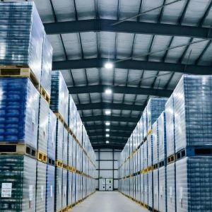 سردخانه 3000 تنی که 2000 تن آن بالای صفر و 1000 تن آن زیر صفر است.( دارای جواز تاسیس)